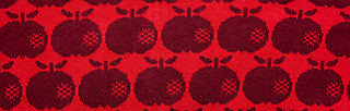 knit red apple